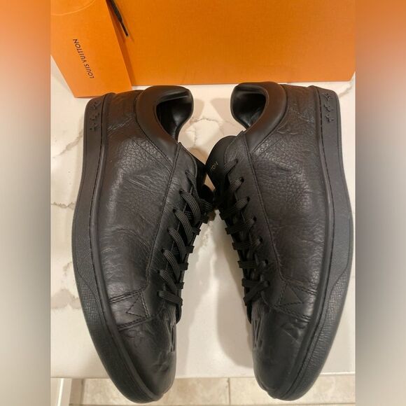 LOUIS VUITTON 1A8QE6 Luxembourg Sneaker embossed monogram mens black size 8 - Picture 2 of 5